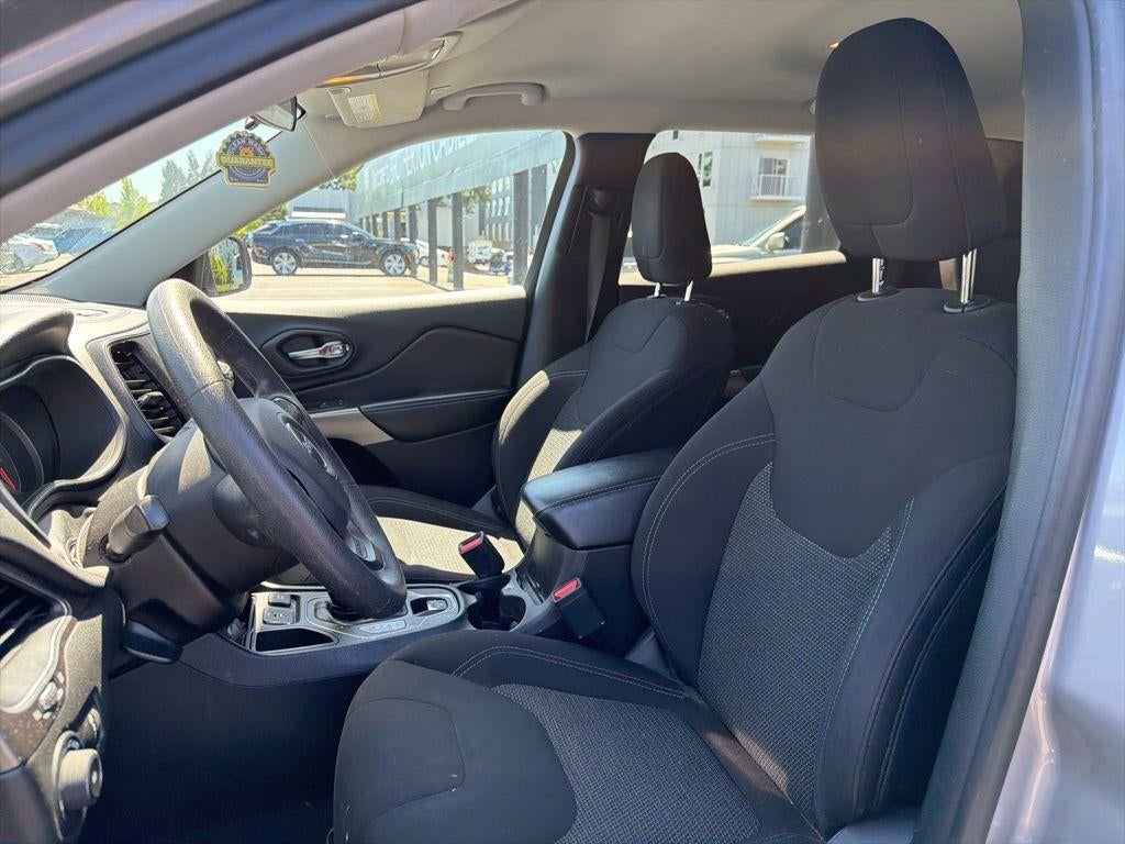 2019 Jeep Cherokee Base