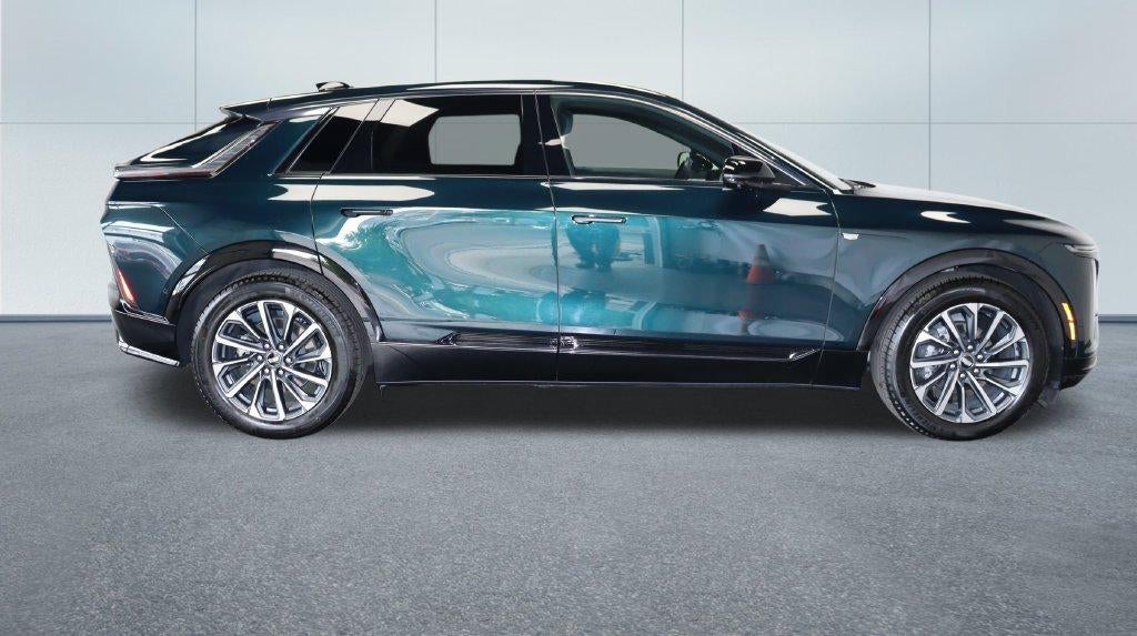 2024 Cadillac LYRIQ Sport 2