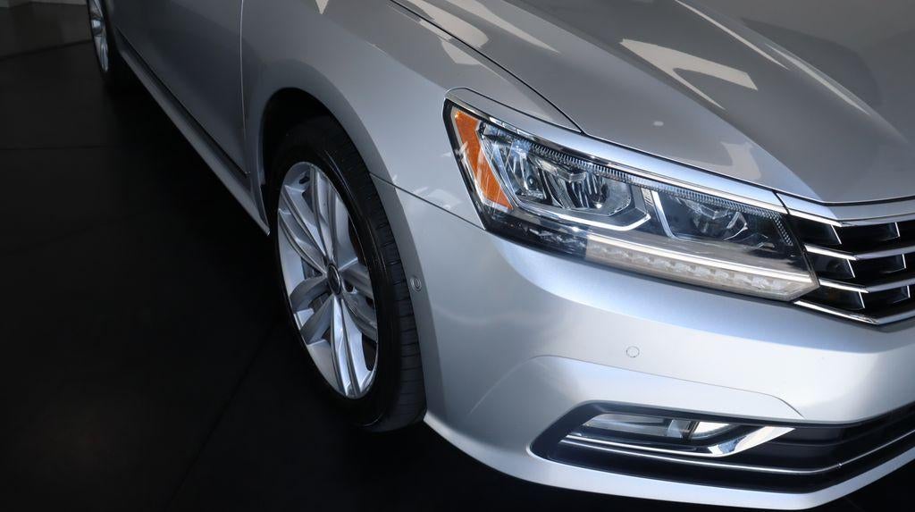 2018 Volkswagen Passat 2.0T SEL Premium