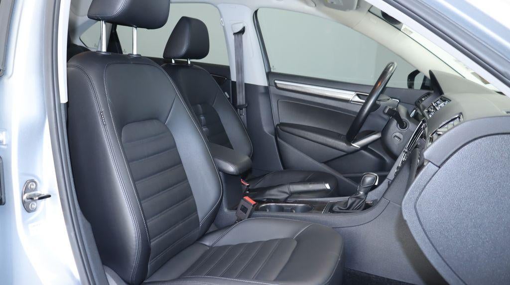 2018 Volkswagen Passat 2.0T SEL Premium