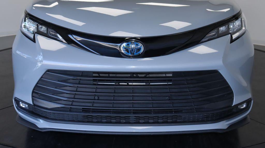 2025 Toyota Sienna Woodland Edition