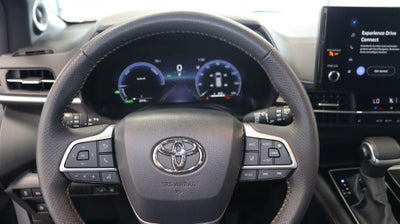 2025 Toyota Sienna Woodland Edition
