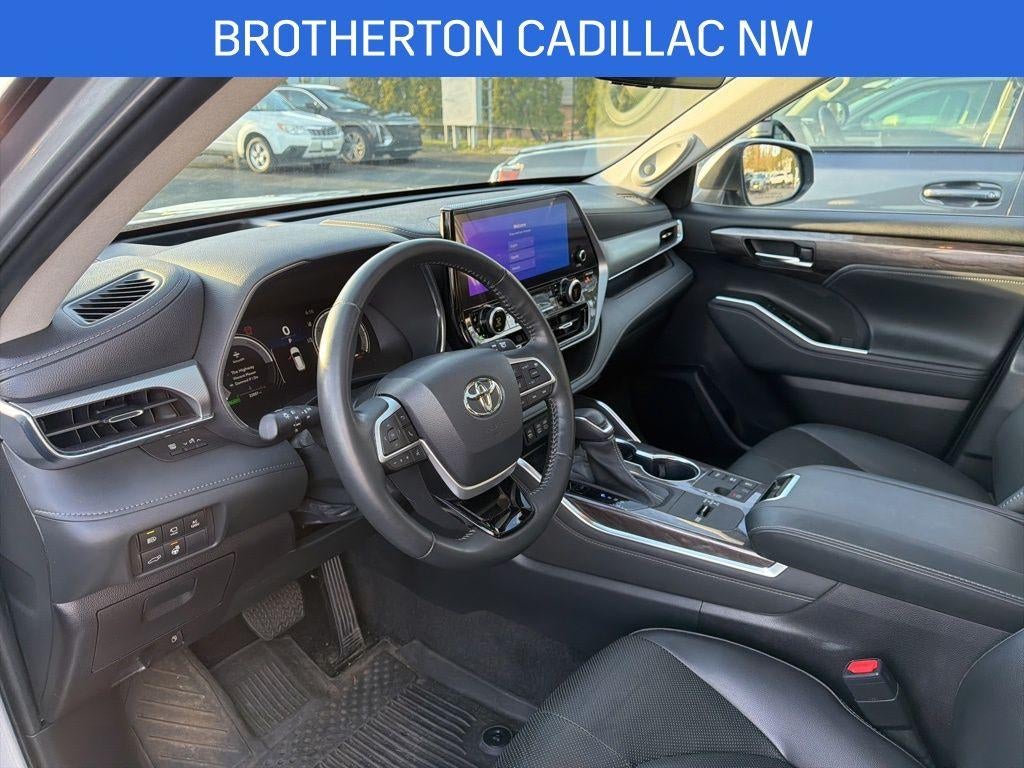 2023 Toyota Highlander Platinum