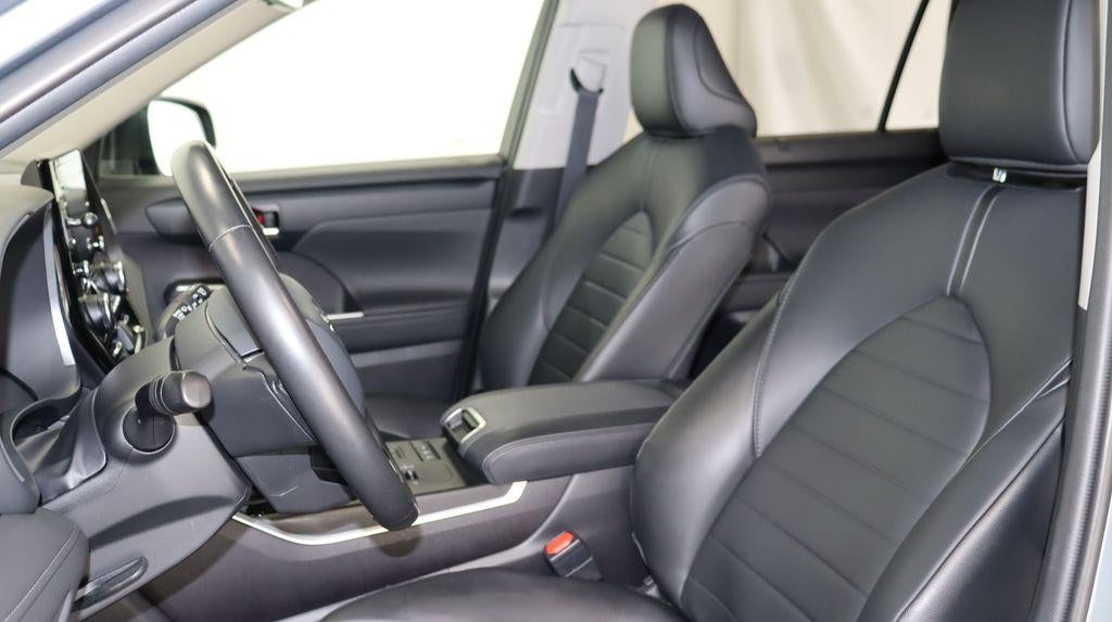 2020 Toyota Highlander Base