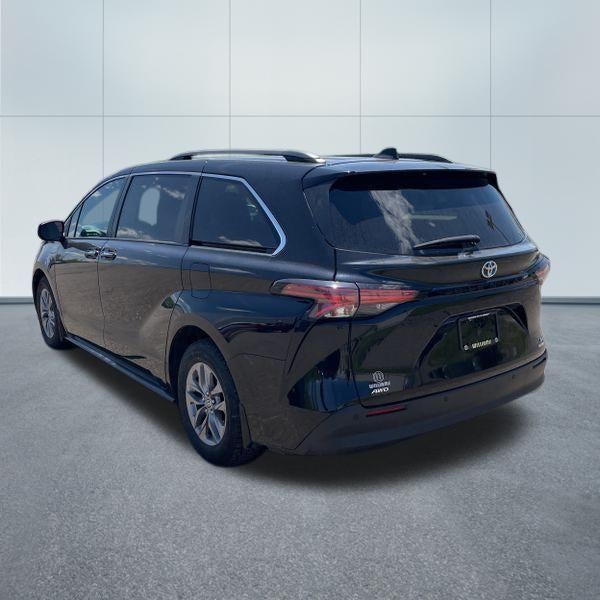 2022 Toyota Sienna XLE