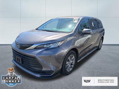 2023 Toyota Sienna LE