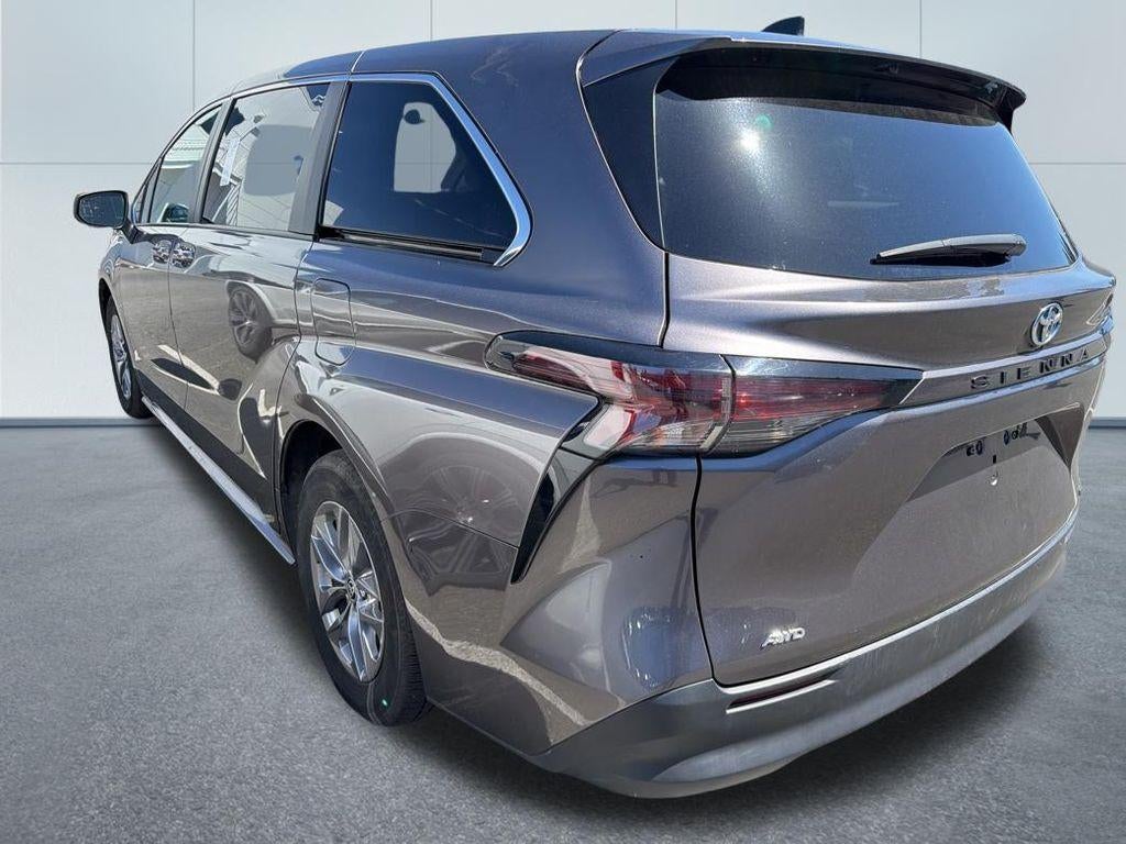 2023 Toyota Sienna LE