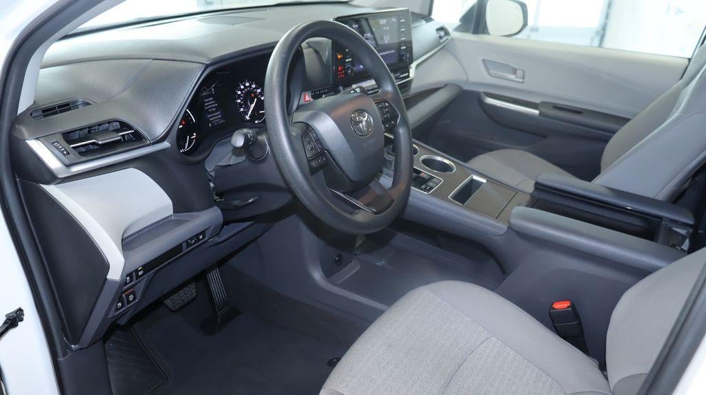 2024 Toyota Sienna LE AWD