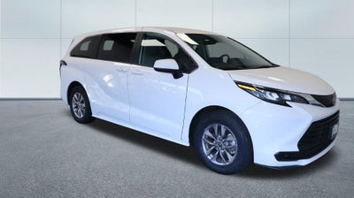 2024 Toyota Sienna LE