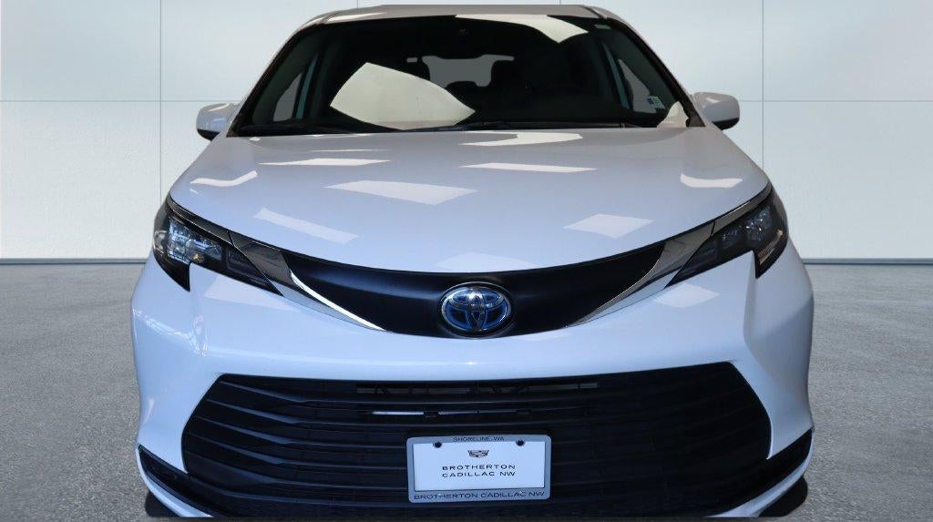 2024 Toyota Sienna LE
