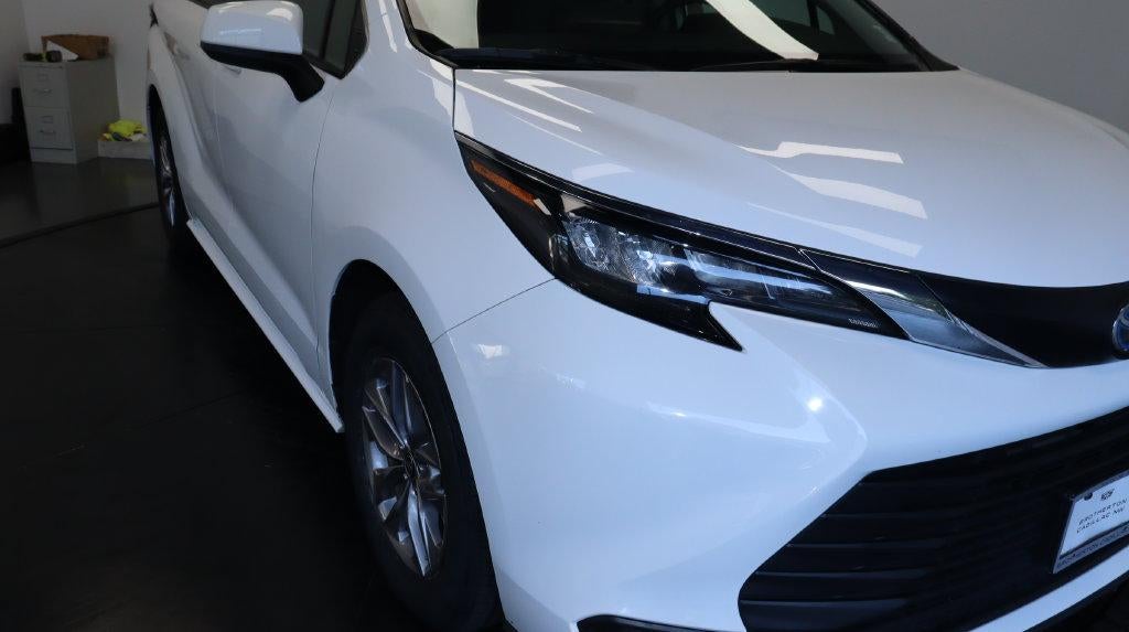 2024 Toyota Sienna LE