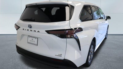 2024 Toyota Sienna LE