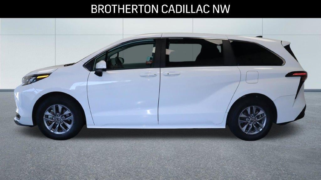 2024 Toyota Sienna LE