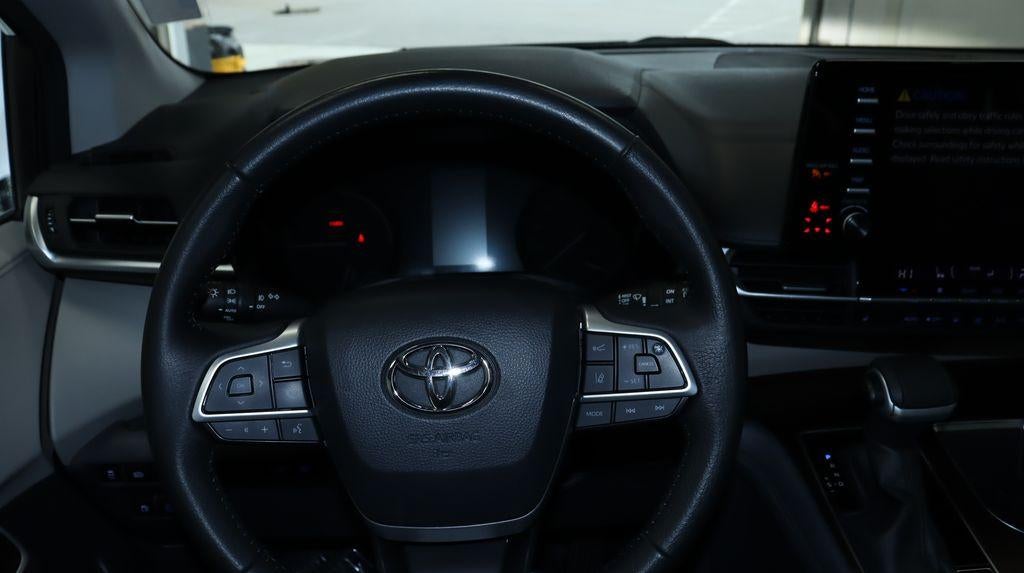 2022 Toyota Sienna XLE