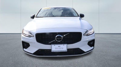 2024 Volvo S60 B5 Plus Dark Theme