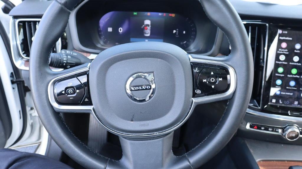 2024 Volvo S60 B5 Plus Dark Theme
