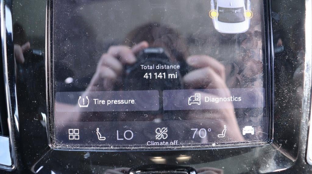 2024 Volvo S60 B5 Plus Dark Theme