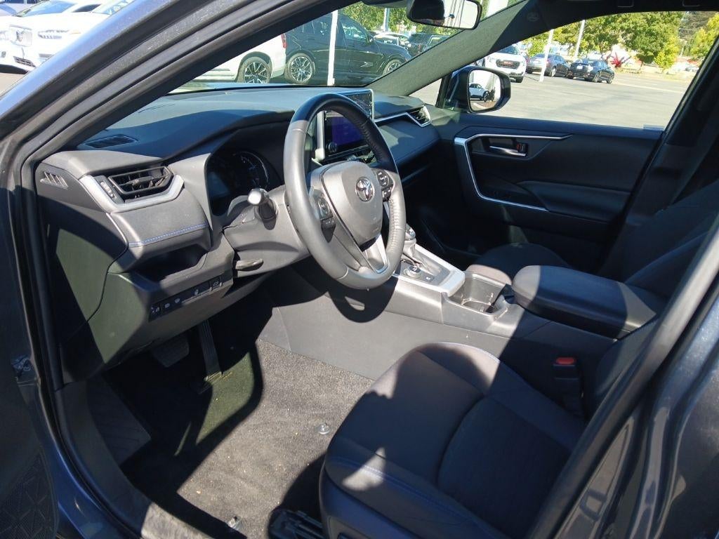 2023 Toyota RAV4 SE