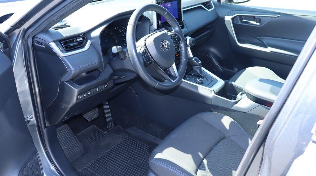 2023 Toyota RAV4 SE