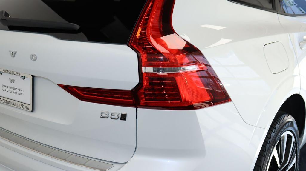 2023 Volvo XC60 B5 Plus Dark Theme