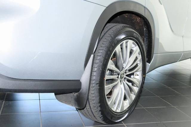 2024 Toyota Highlander Hybrid Platinum