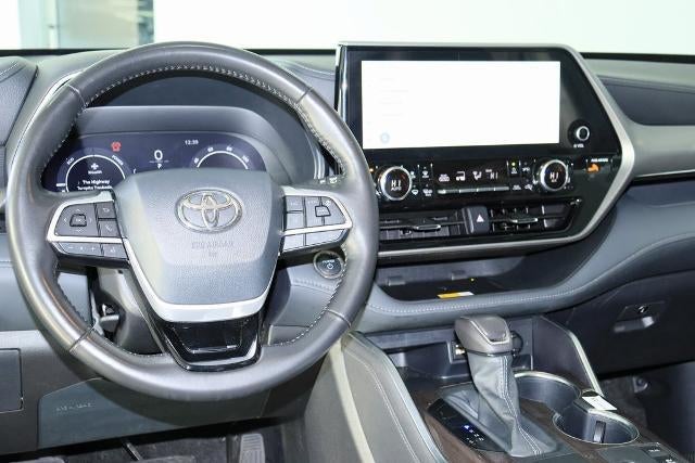 2024 Toyota Highlander Hybrid Platinum