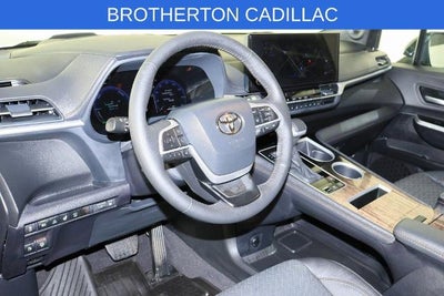 2025 Toyota Sienna Platinum