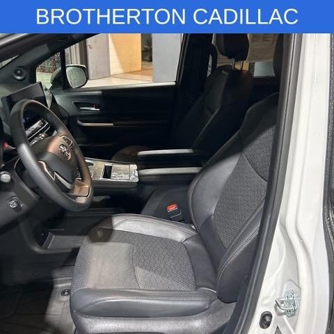 2025 Toyota Sienna Platinum
