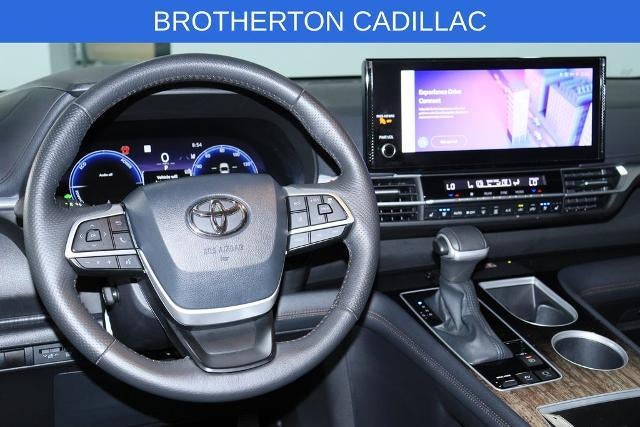 2025 Toyota Sienna Platinum