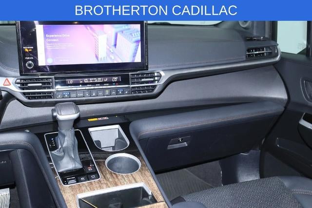 2025 Toyota Sienna Platinum