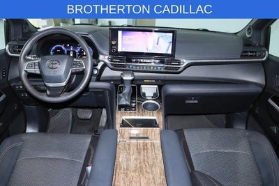 2025 Toyota Sienna Platinum