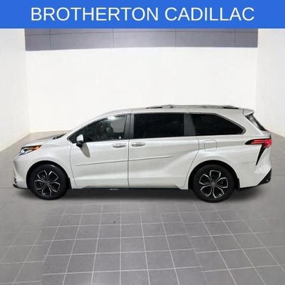 2025 Toyota Sienna Platinum