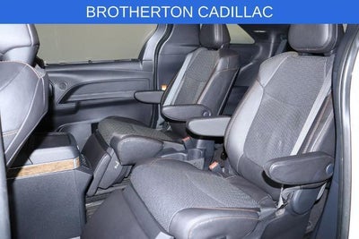 2025 Toyota Sienna Platinum