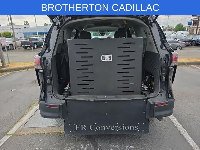 2022 Toyota Sienna LE