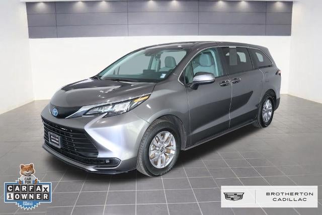2024 Toyota Sienna LE