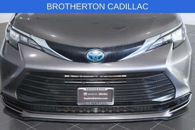 2024 Toyota Sienna LE