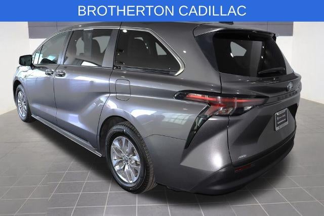 2024 Toyota Sienna LE