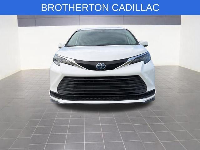 2024 Toyota Sienna LE