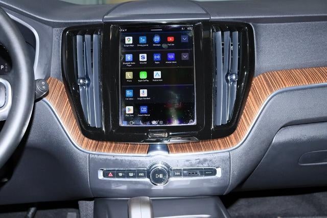 2022 Volvo XC60 Momentum