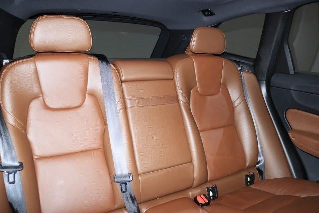 2022 Volvo XC60 Momentum